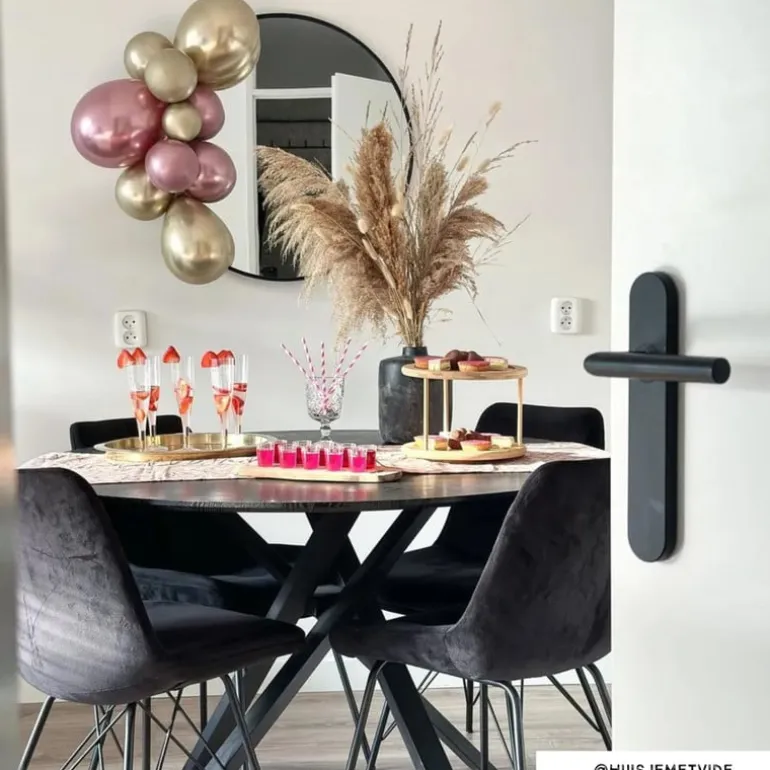 Eetkamerstoel velvet - zwart - 79x50x44 cm